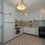 Sehir Manzarali Ferah Apartament