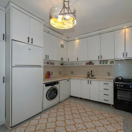 Sehir Manzarali Ferah Apartment